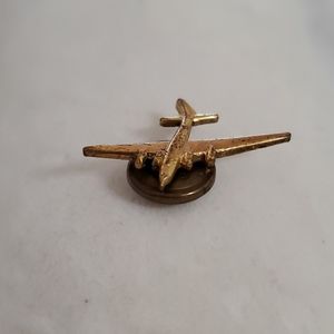 VINTAGE Goldtone airplane pin tie tac screw back pilot aviation flight crew